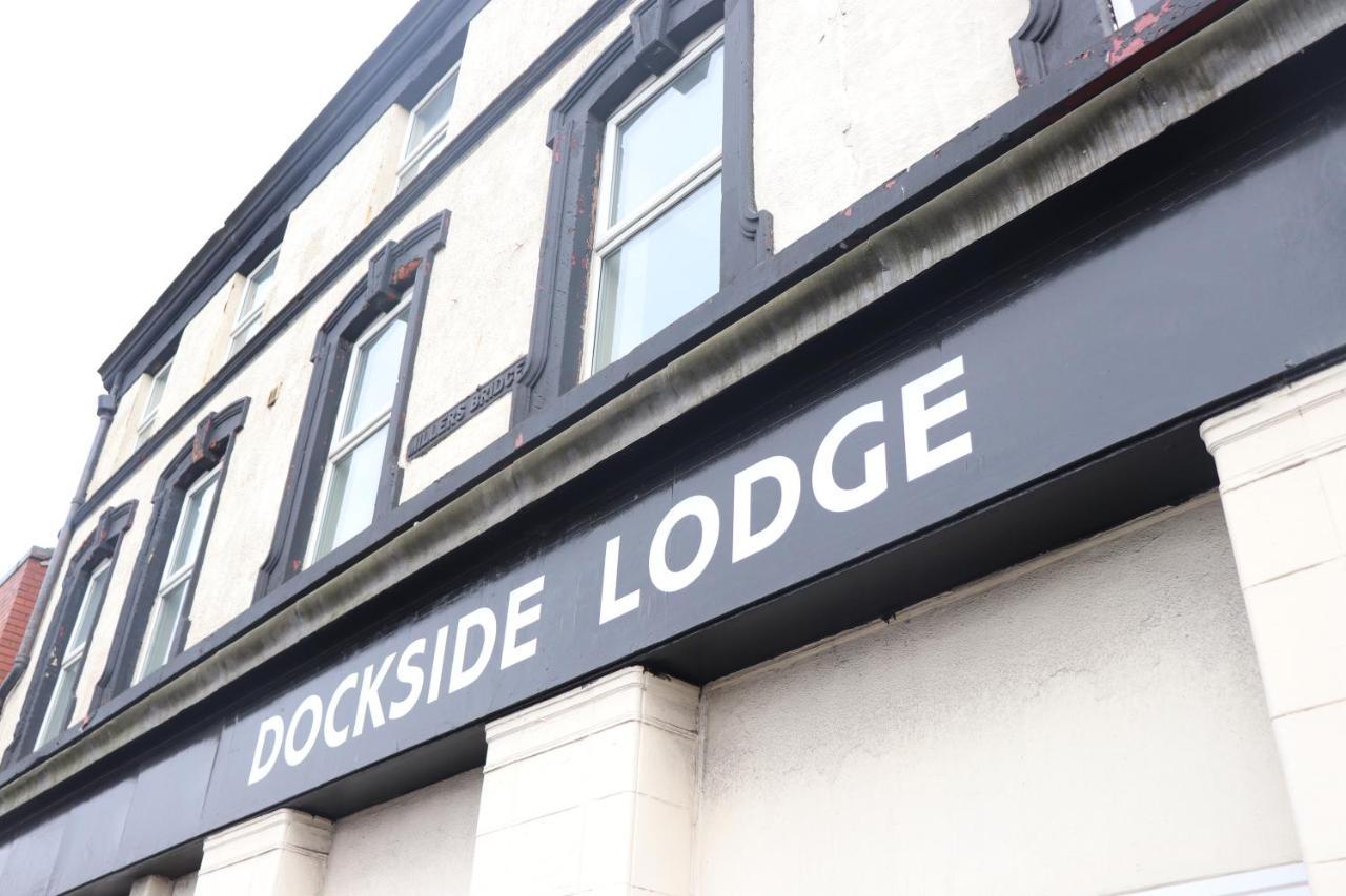Dockside Ostello *